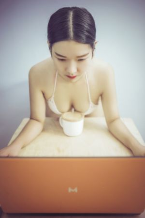 伊人久久在线_DVD手机免费观看完整