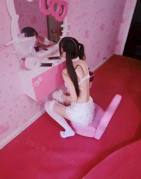 亲吻摸胸脱衣AV网站_超清电影全集观看